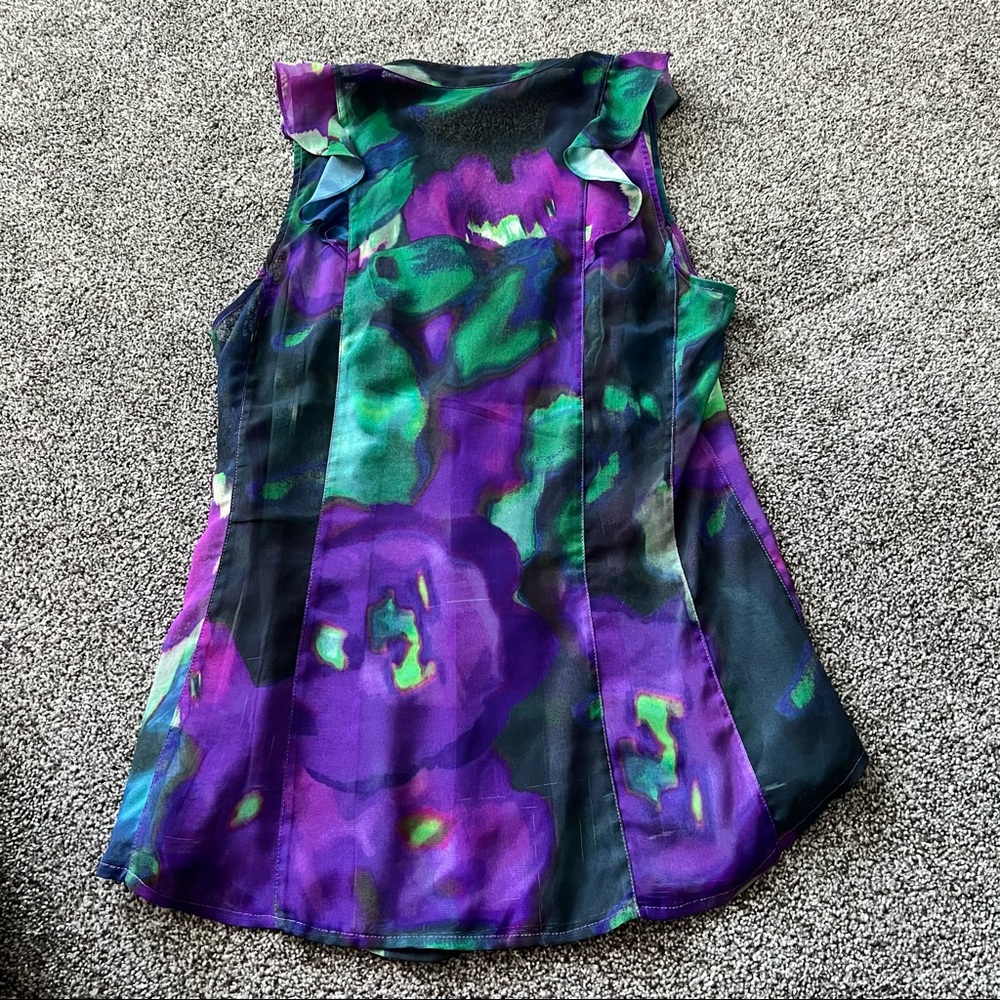 Express ruffle top. - Picture 3 of 7